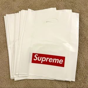[10] Supreme shopping bags - bundle of 10